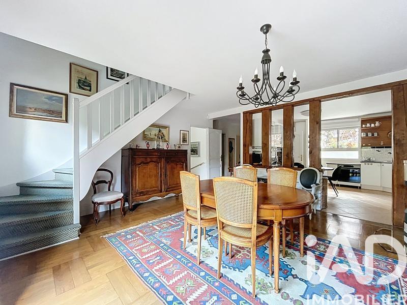 Maison - 181 m² - 7 pièces