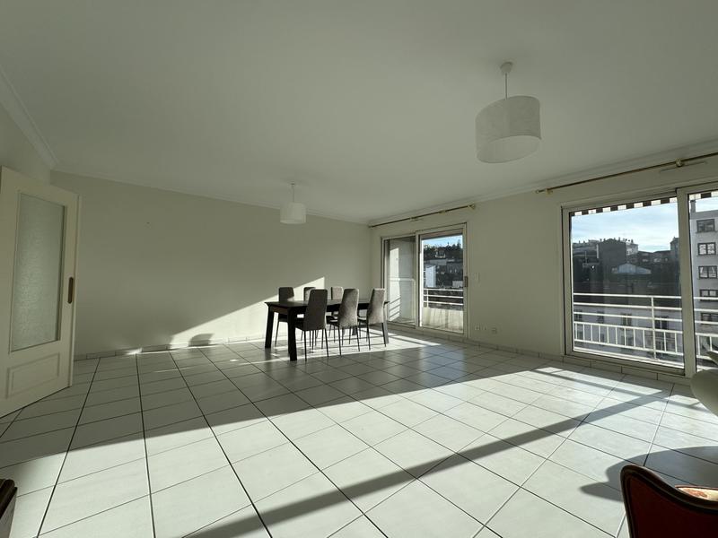 Appartement - 104 m² - 4 pièces