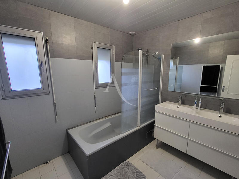 Maison - 122 m² - 6 pièces