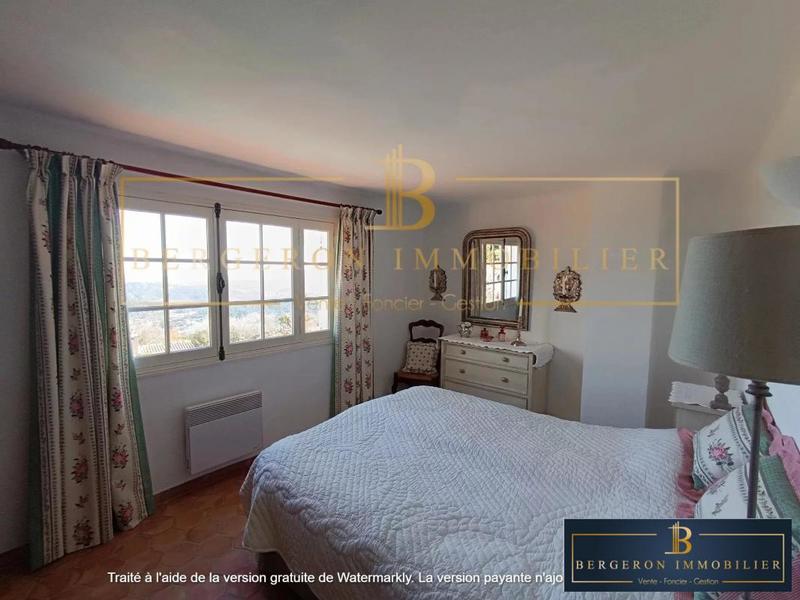 Villa - 185 m² - 6 pièces