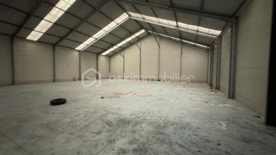 Local commercial - 1 471 m² - 2 pièces