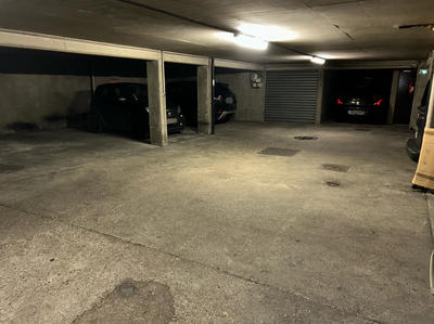 Parking / Garage - 11 m²