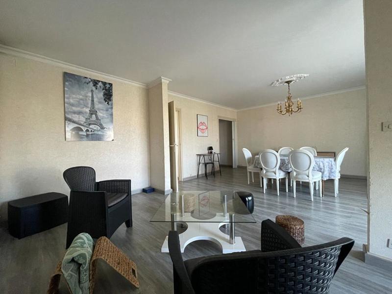 Appartement - 100 m² - 5 pièces