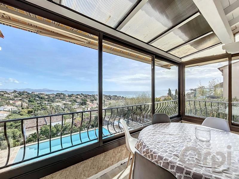 Maison - 143 m² - 5 pièces