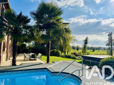 Maison - 276 m² - 8 pièces