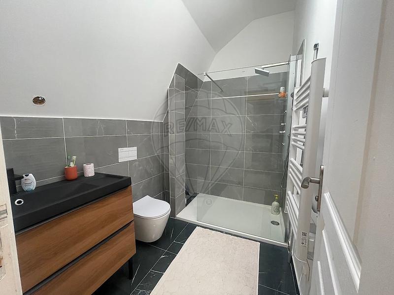 Maison - 180 m² - 7 pièces