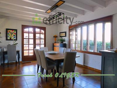 Maison - 300 m² - 11 pièces