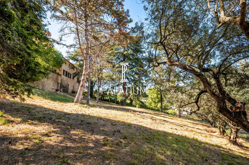 Château - 469 m² - 9 pièces