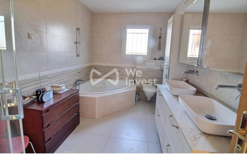 Maison - 193 m² - 7 pièces