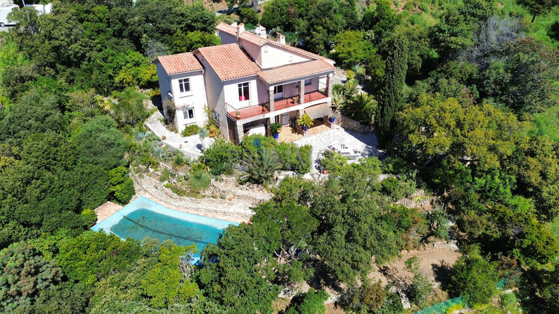 Villa - 155 m² - 6 pièces