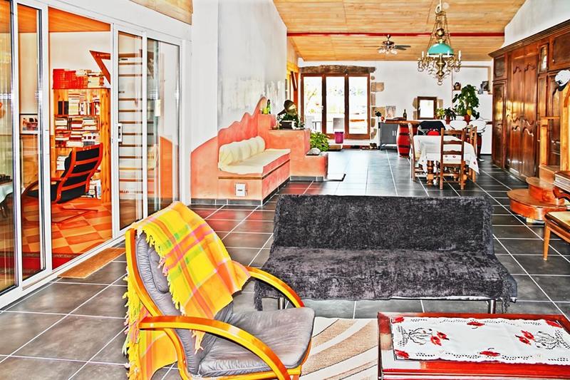 Maison - 380 m² - 8 pièces