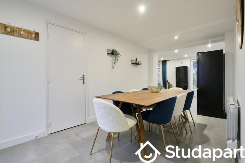 Chambre - 13 m² - 1 pièce