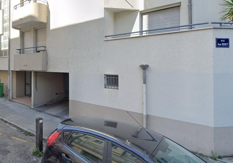 Parking / Garage - 15 m²