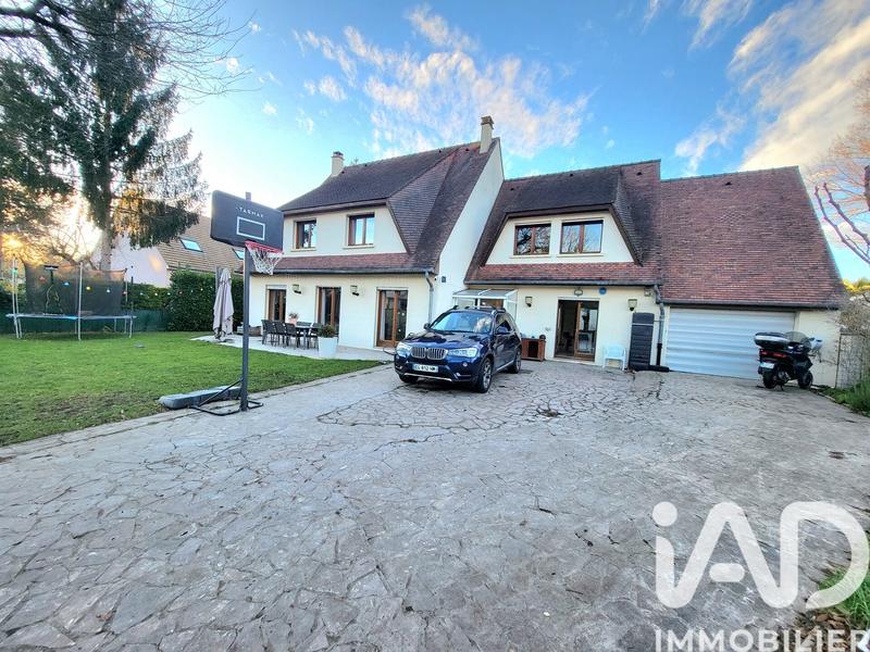 Maison - 252 m² - 8 pièces