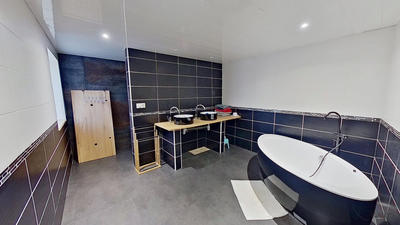 Maison - 180 m² - 7 pièces