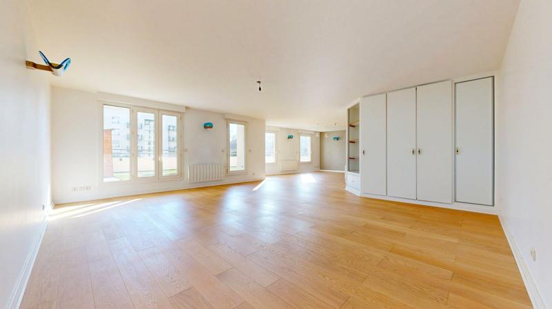 Appartement - 204 m² - 5 pièces