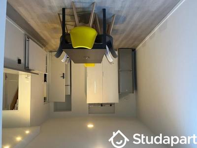 Chambre - 9 m² - 1 pièce