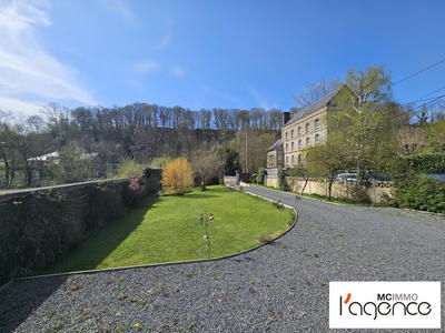 Maison - 167 m² - 8 pièces