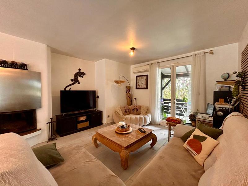 Maison - 181 m² - 8 pièces