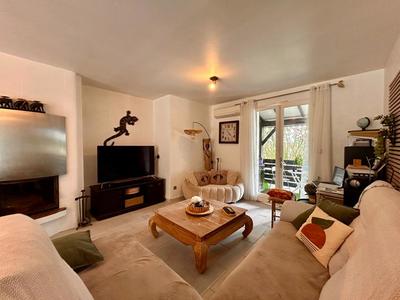 Maison - 181 m² - 8 pièces