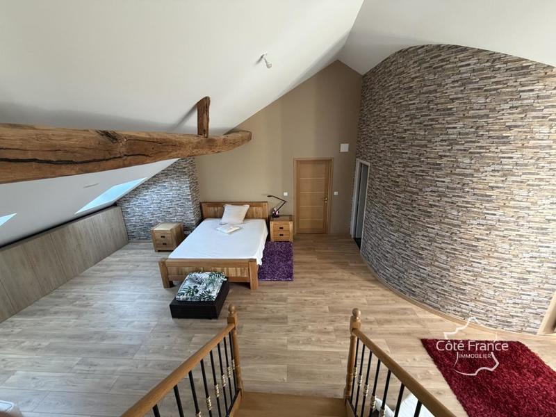 Demeure - 418 m² - 14 pièces