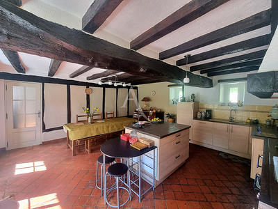 Maison - 354 m² - 15 pièces