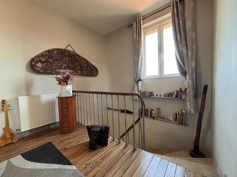 Maison - 218 m² - 7 pièces