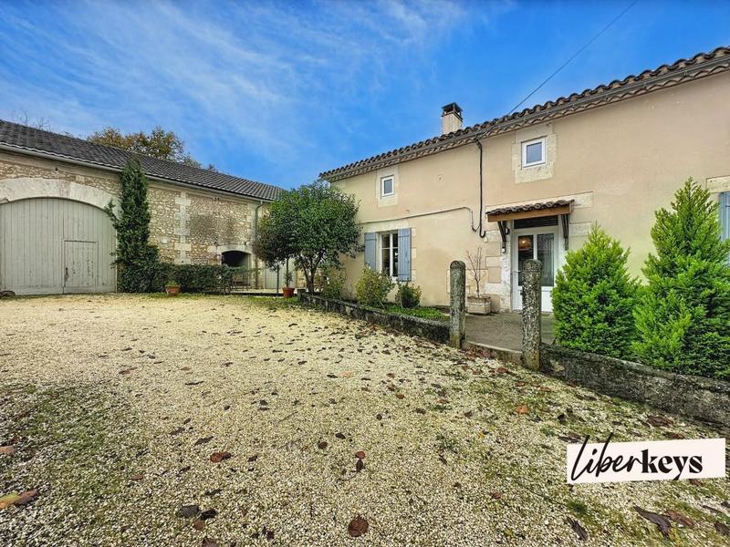 Propriété - 212 m² - 9 pièces