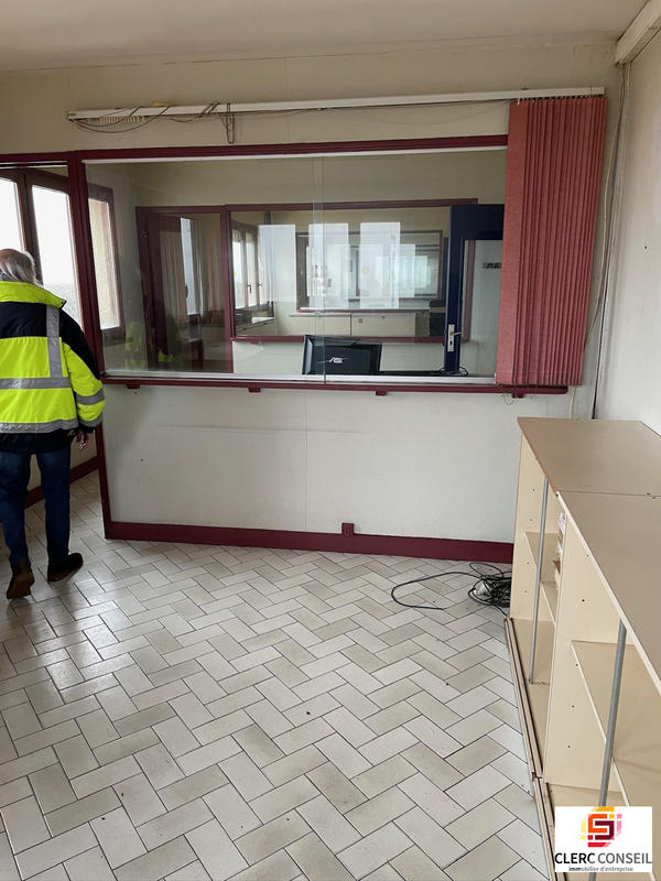 Local d'activités - 1 916 m²