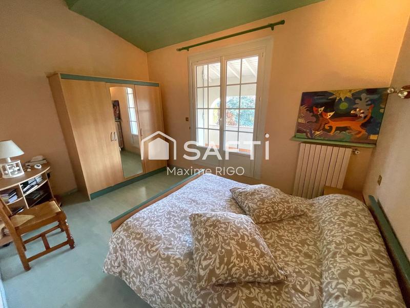 Maison - 230 m² - 10 pièces