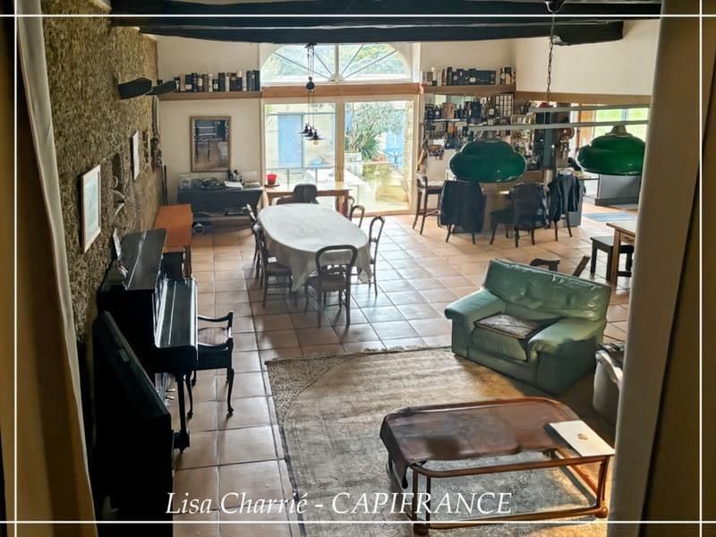 Maison en pierre - 236 m² - 8 pièces