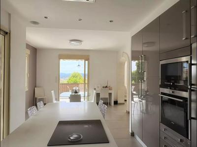 Maison - 150 m² - 7 pièces