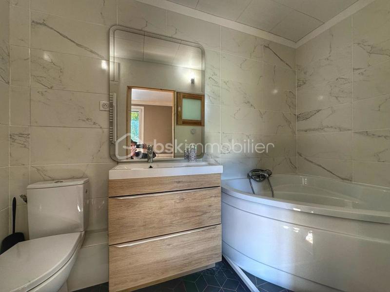 Propriété - 220 m² - 6 pièces