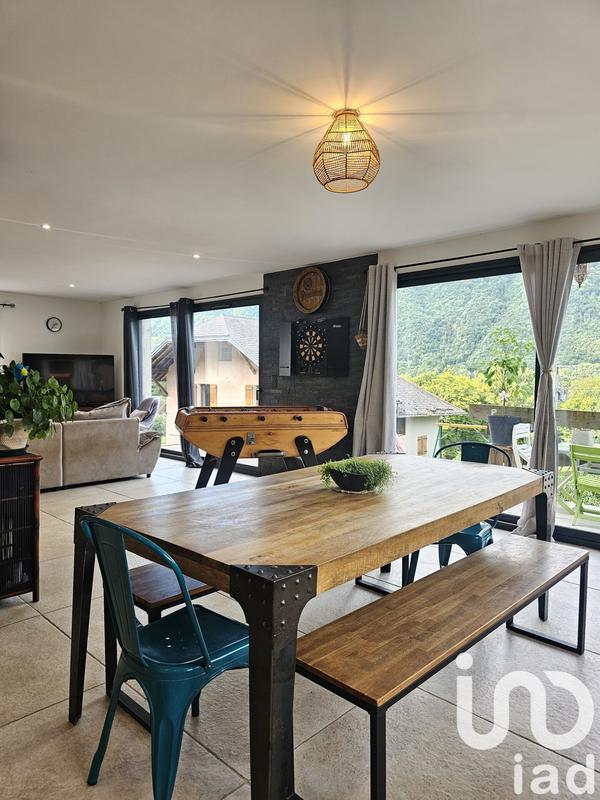 Maison - 198 m² - 7 pièces