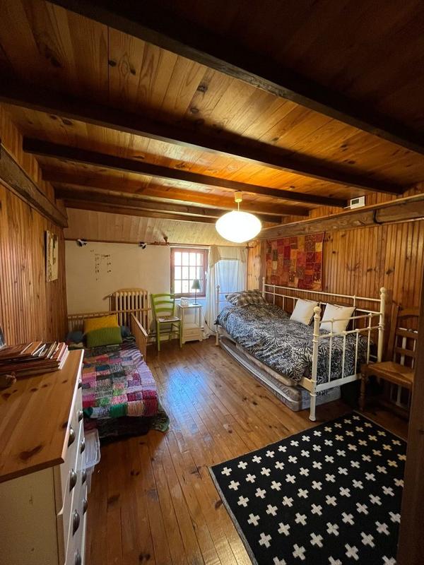 Maison - 198 m² - 9 pièces