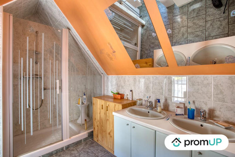 Local d'activités - 141 m² - 5 pièces