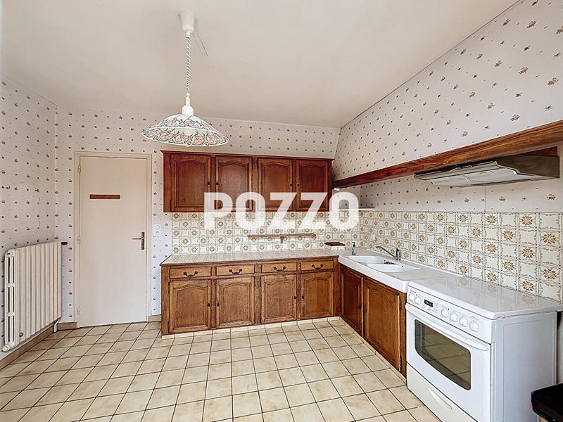 Maison - 140 m² - 8 pièces