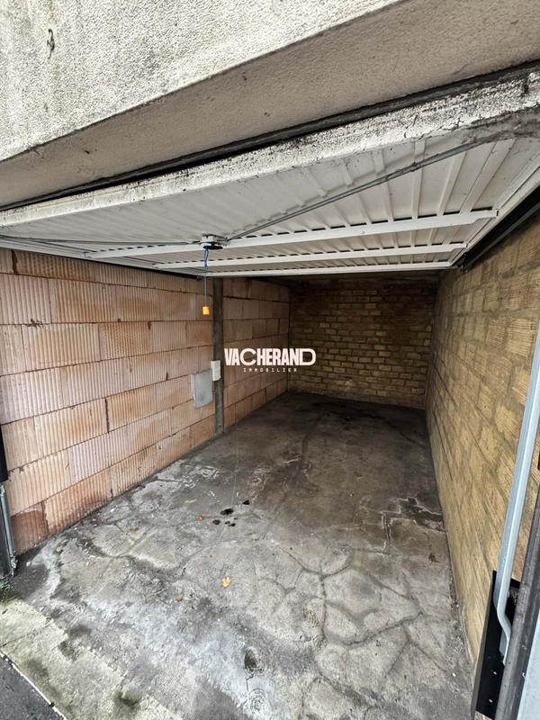 Parking / Garage - 12 m²