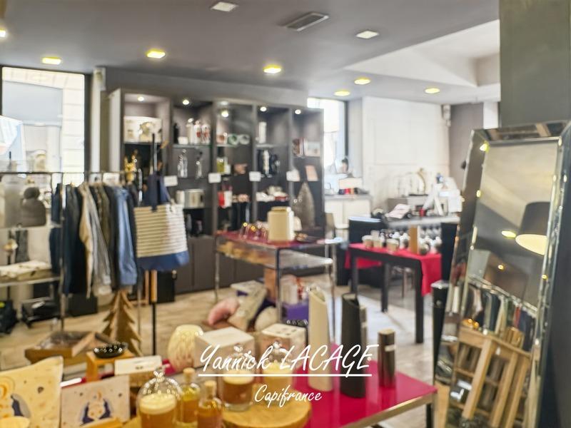 Fonds de commerce - 210 m²