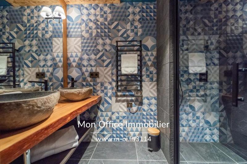 Châlet - 413 m² - 8 pièces