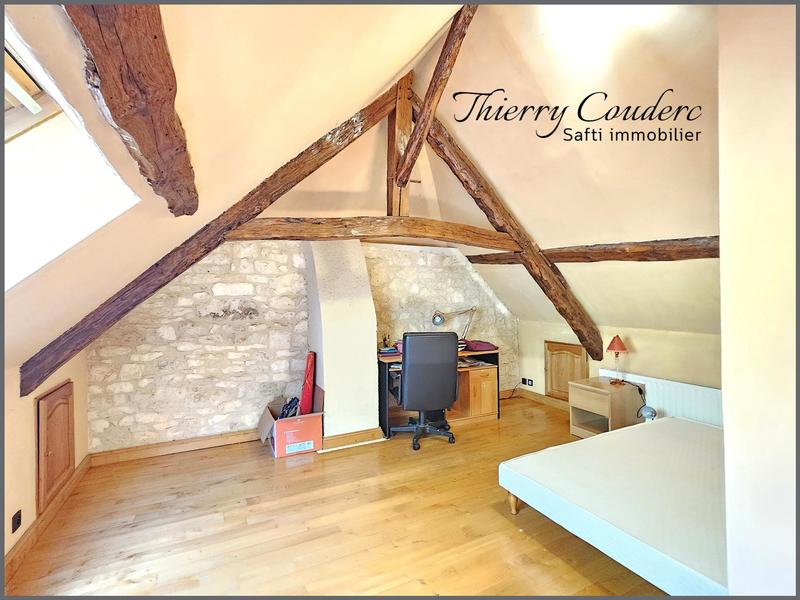 Maison - 213 m² - 9 pièces