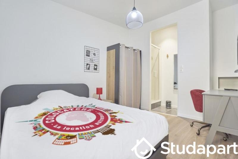 Chambre - 13 m² - 1 pièce