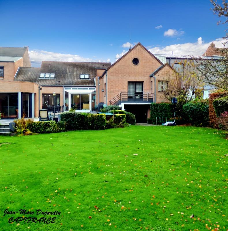 Villa - 250 m² - 8 pièces