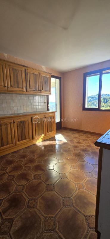 Maison - 190 m² - 8 pièces