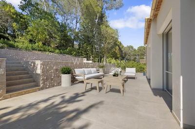 Maison - 243 m² - 6 pièces