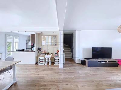 Maison - 103 m² - 5 pièces