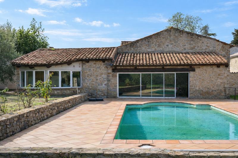 Propriété - 231 m² - 8 pièces