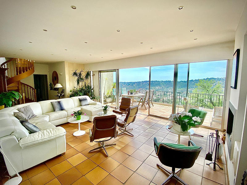 Villa - 250 m² - 12 pièces