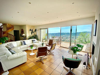 Villa - 250 m² - 12 pièces