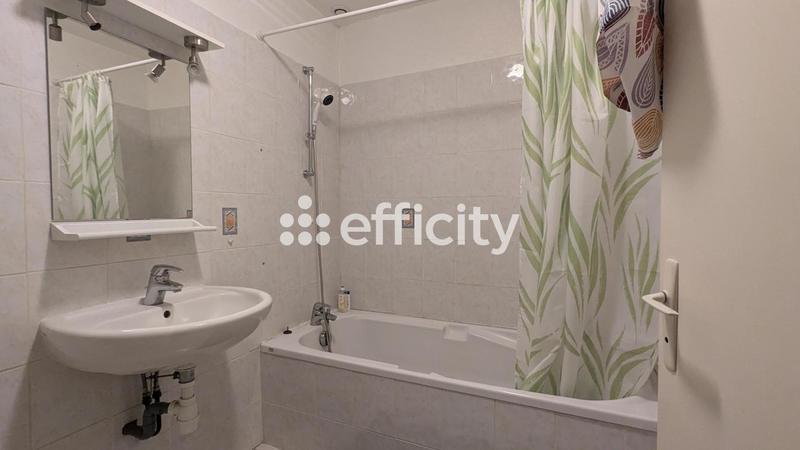 Maison - 199 m² - 6 pièces